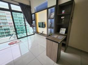 Studio unit balcony Palazio Mount Austin IKEA AEON TOPPEN by GDRAGON HomeStay